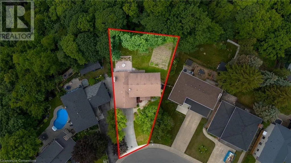 13 LESLIE Drive