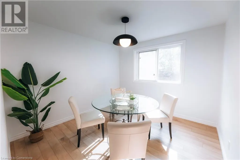 52 LAMPMAN Crescent