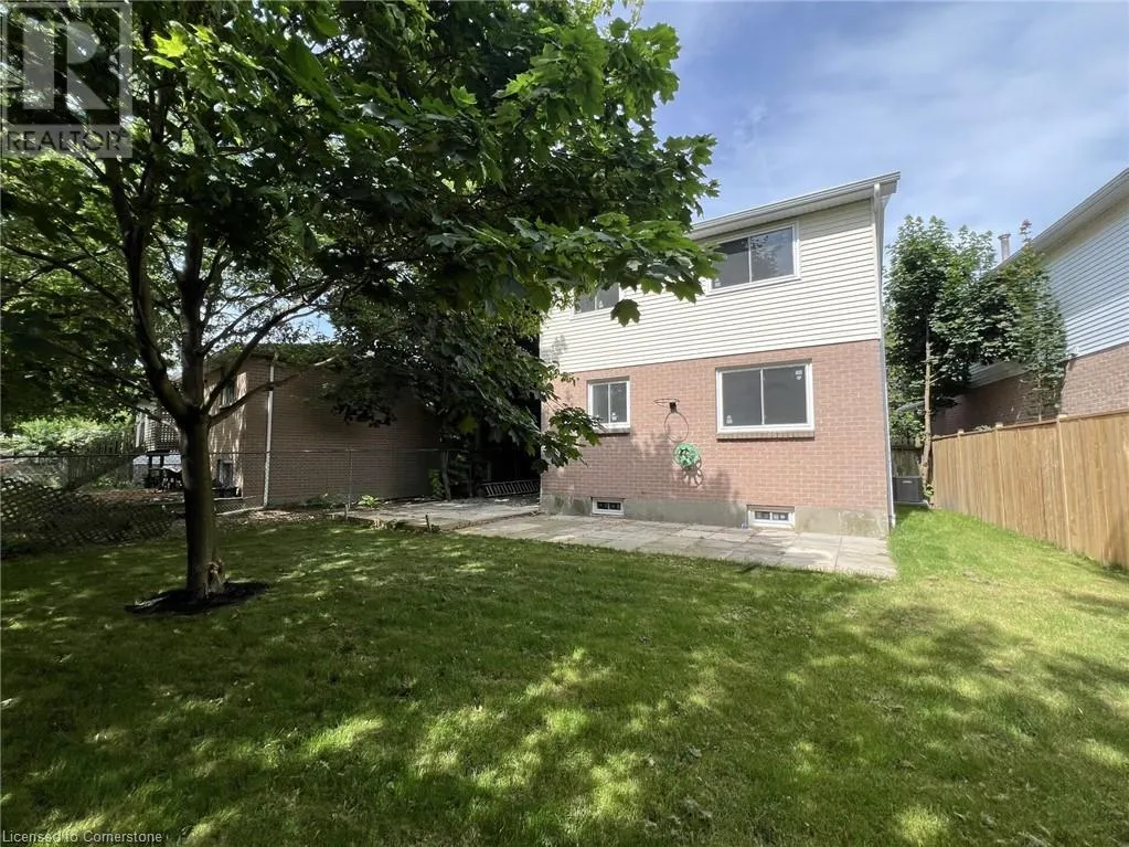 52 LAMPMAN Crescent