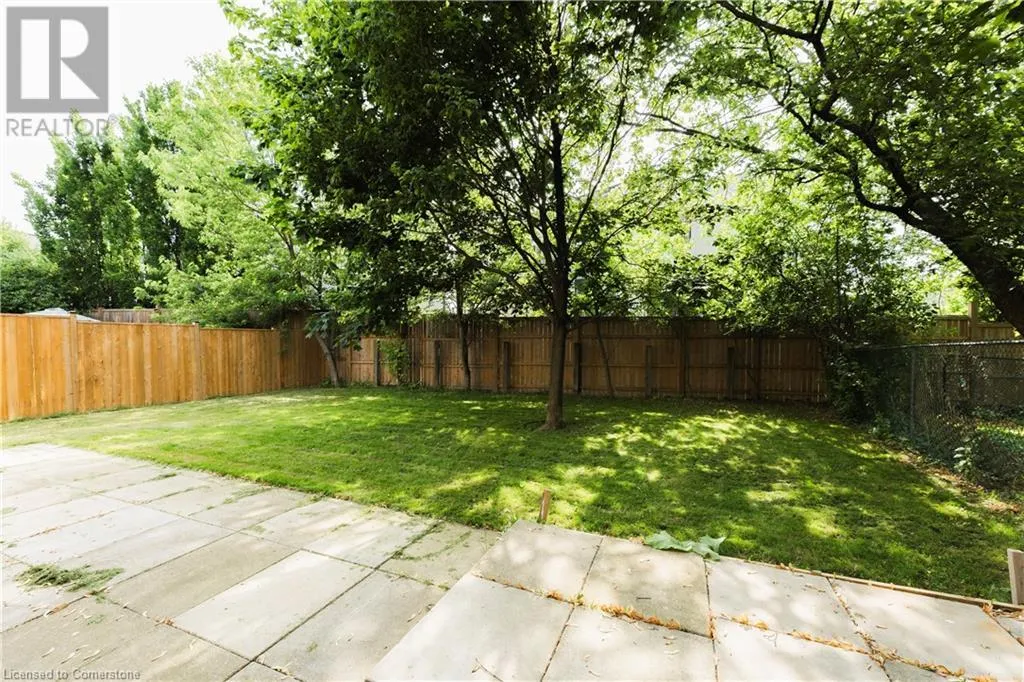 52 LAMPMAN Crescent