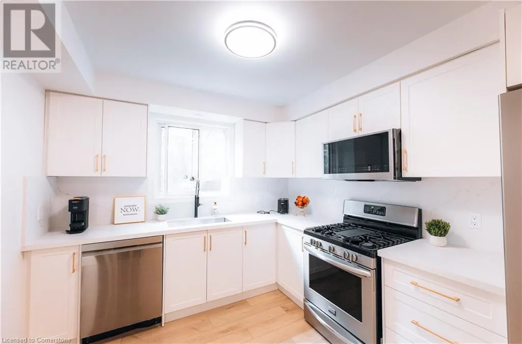 52 LAMPMAN Crescent