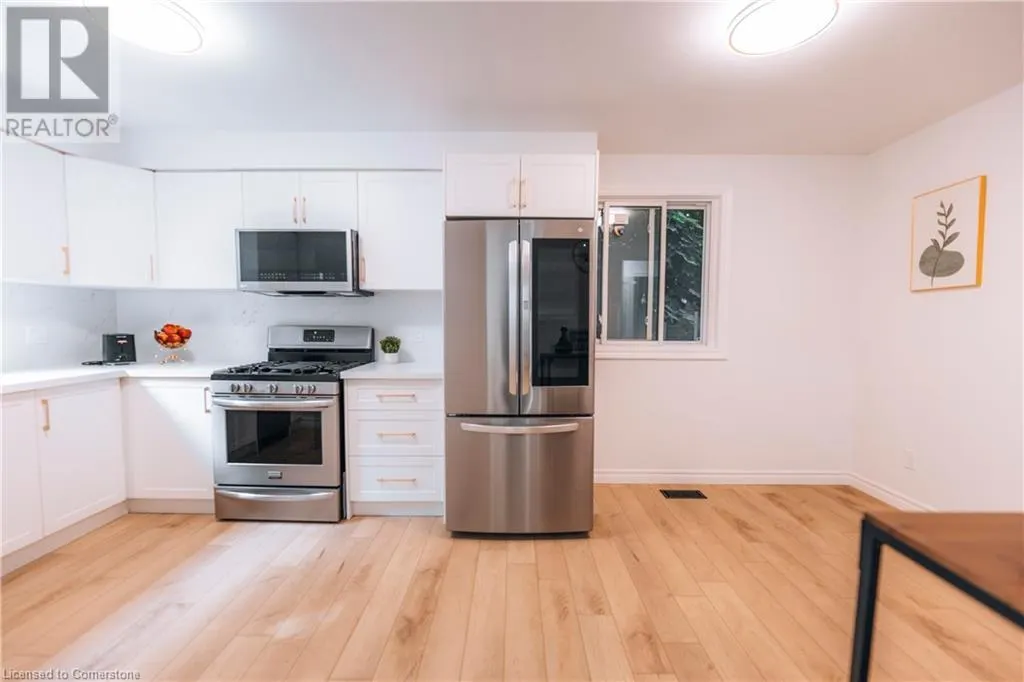 52 LAMPMAN Crescent