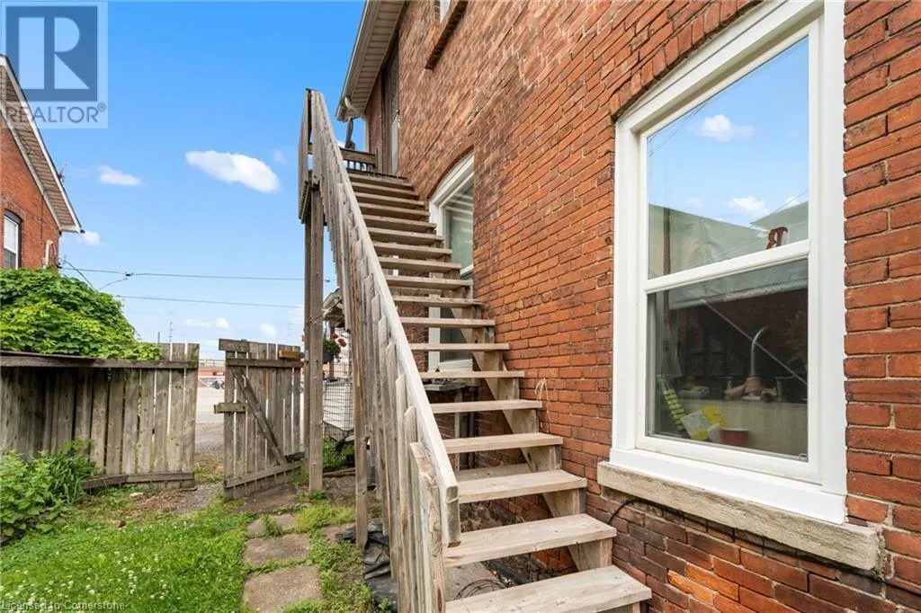 20 NIAGARA Street