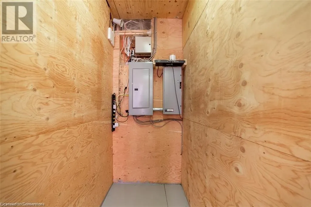 5463 CHIPPEWA Road E Unit# Garage, #Garage