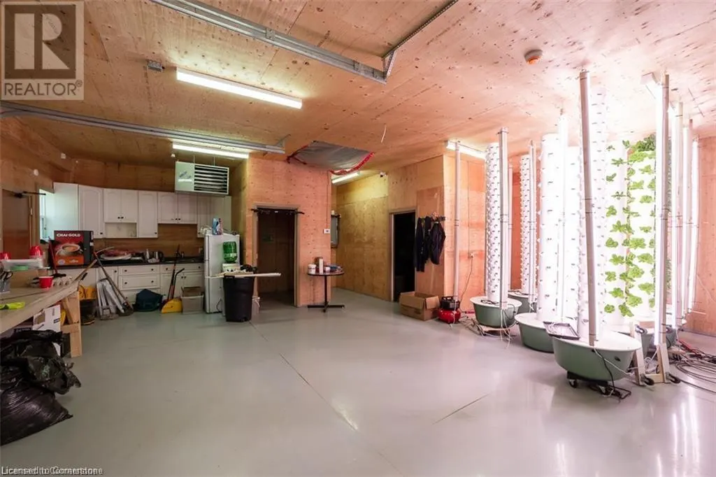 5463 CHIPPEWA Road E Unit# Garage, #Garage