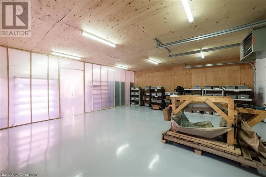 5463 CHIPPEWA Road E Unit# Garage, #Garage