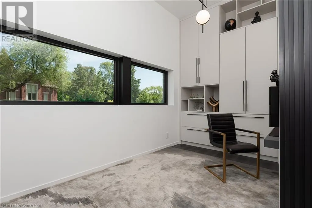 1239 SEDGEWICK Crescent