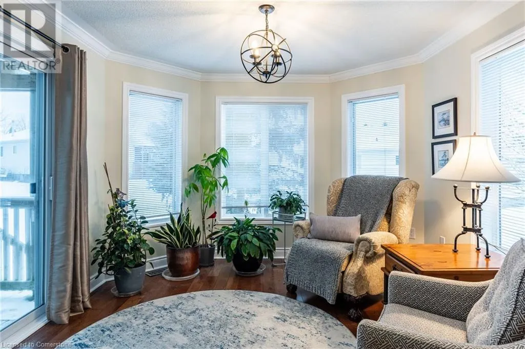 120 GLENARIFF Drive