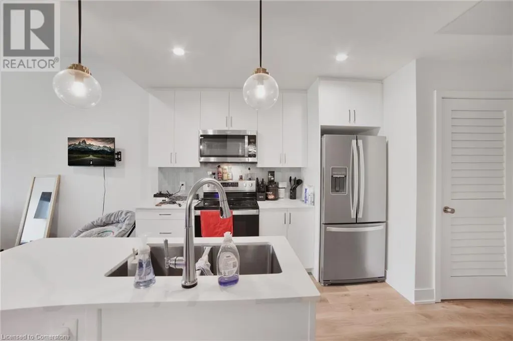 121 MARY Street Unit# 402, #402