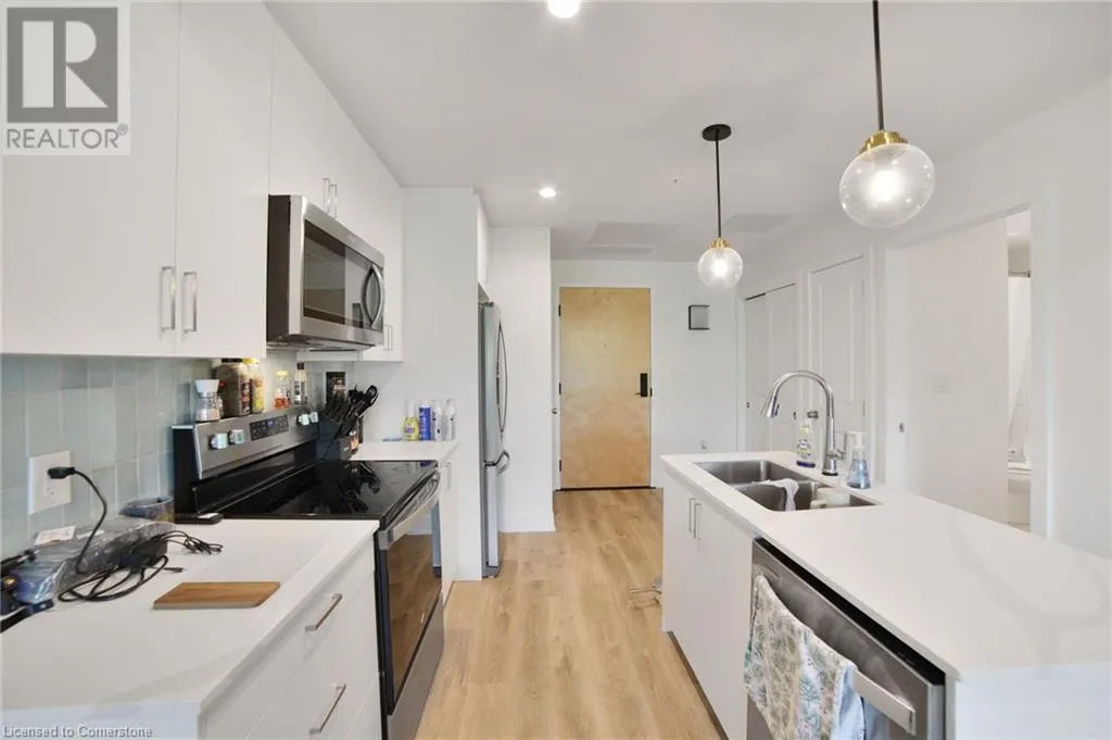 121 MARY Street Unit# 402, #402