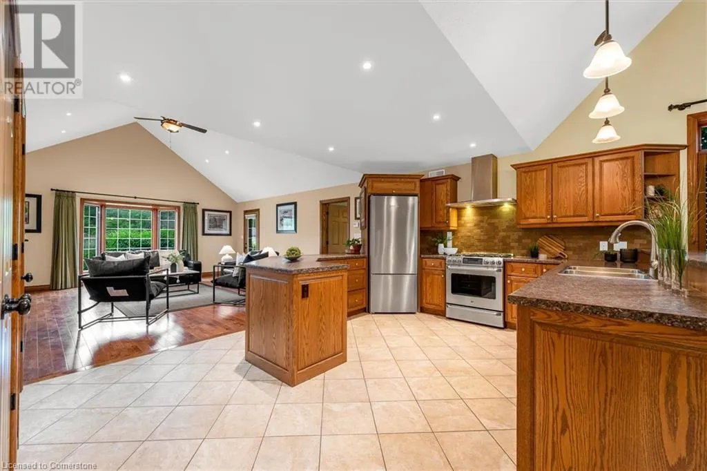 635 MILLGROVE Side Road