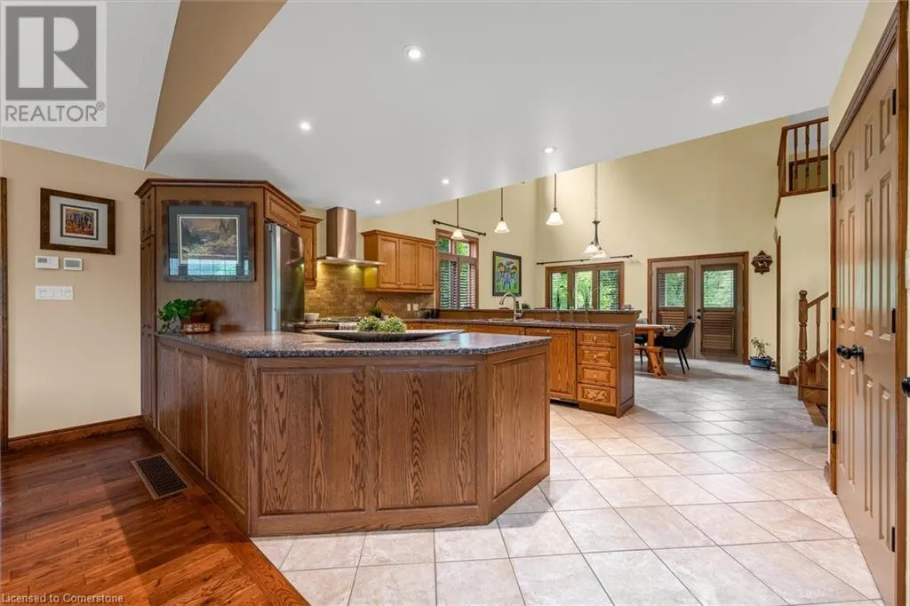 635 MILLGROVE Side Road