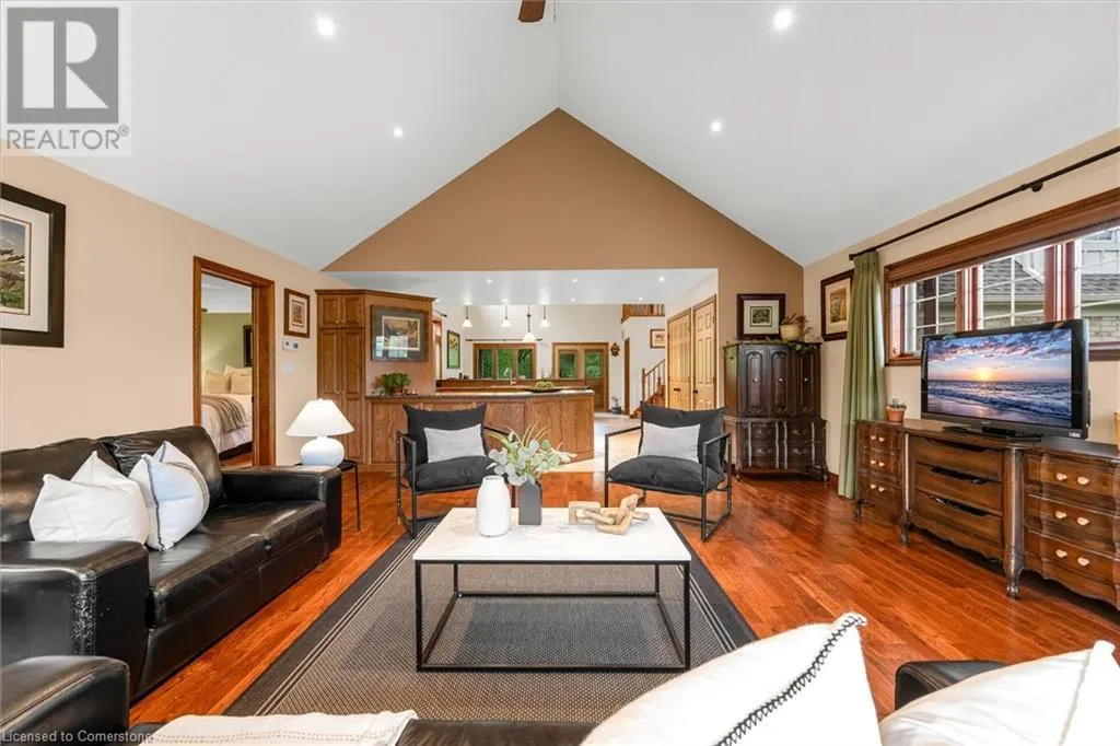 635 MILLGROVE Side Road