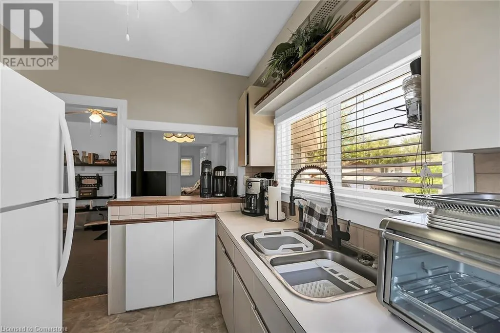 1041 LAKESHORE Road