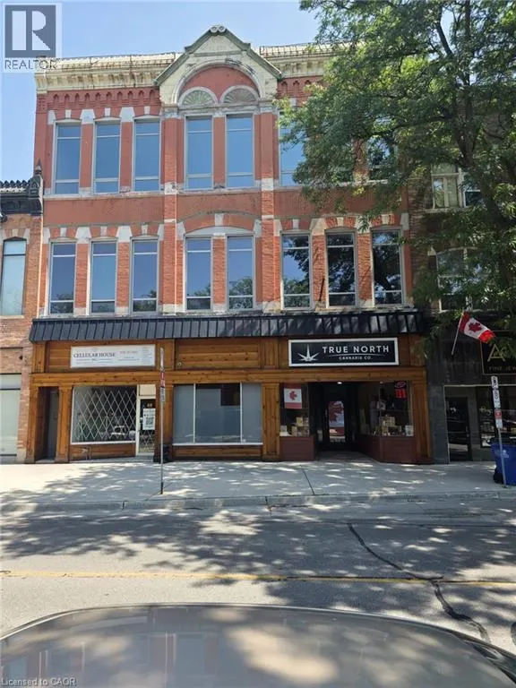 85-89 KING Street W