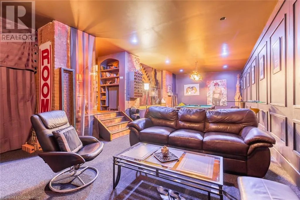 538 MAIN Street E