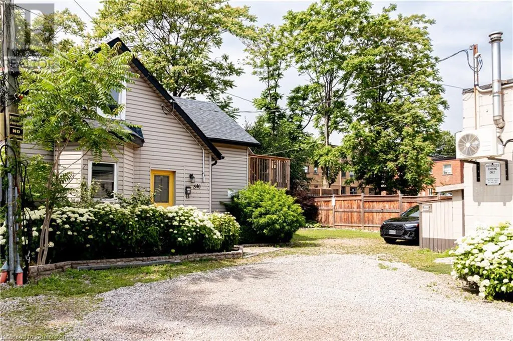 538 MAIN Street E
