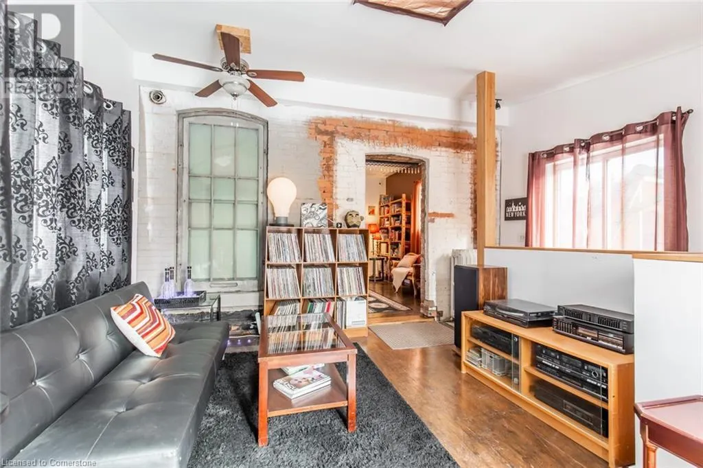 538 MAIN Street E