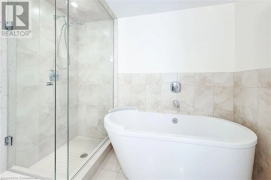 11 BRONTE Road Unit# 323, #323