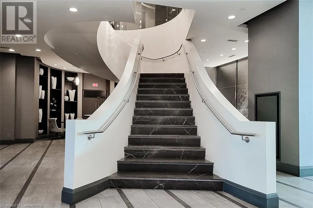 11 BRONTE Road Unit# 323, #323