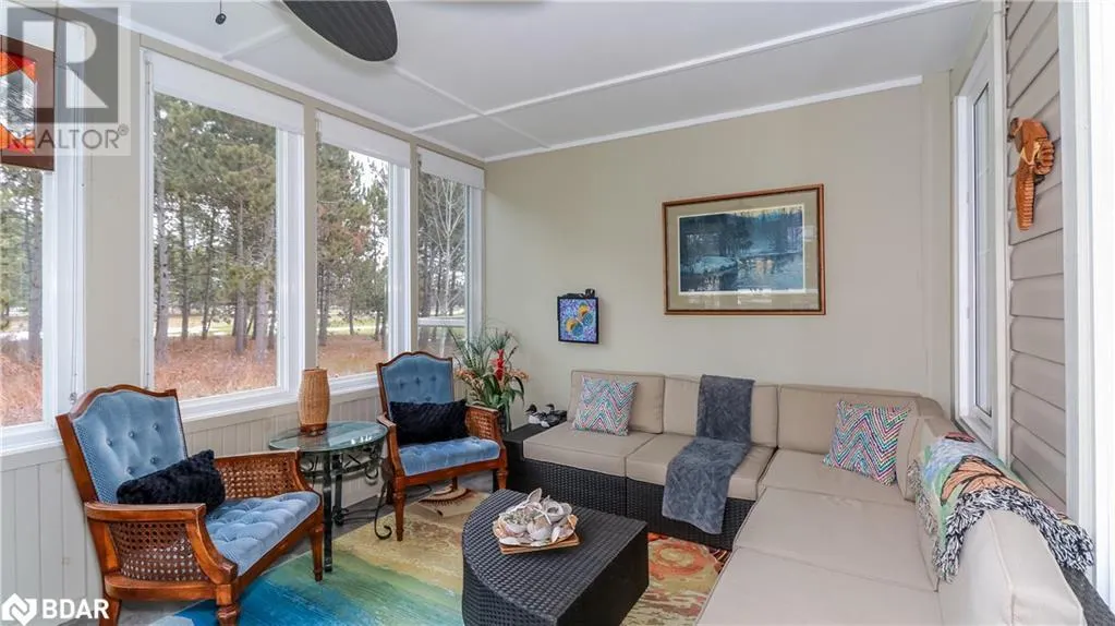 28 MASTERS Crescent