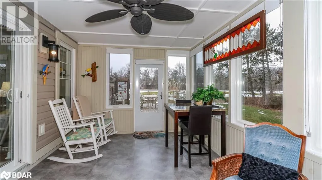 28 MASTERS Crescent