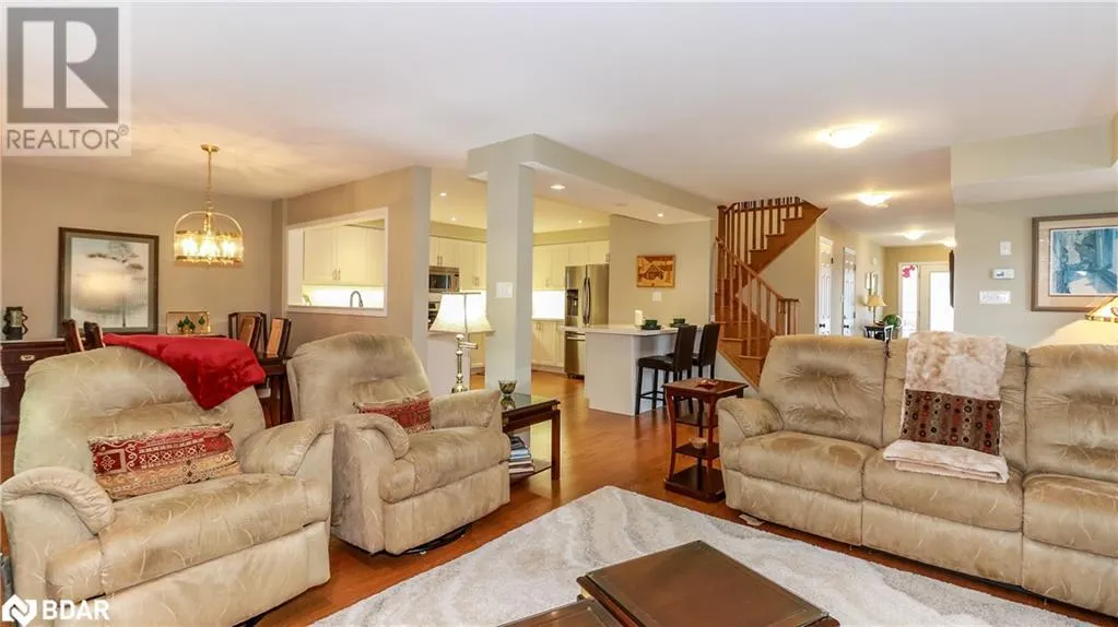 28 MASTERS Crescent