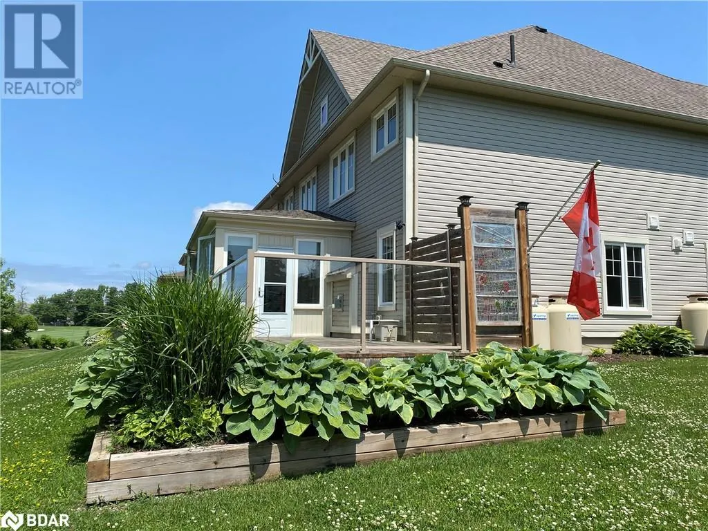 28 MASTERS Crescent