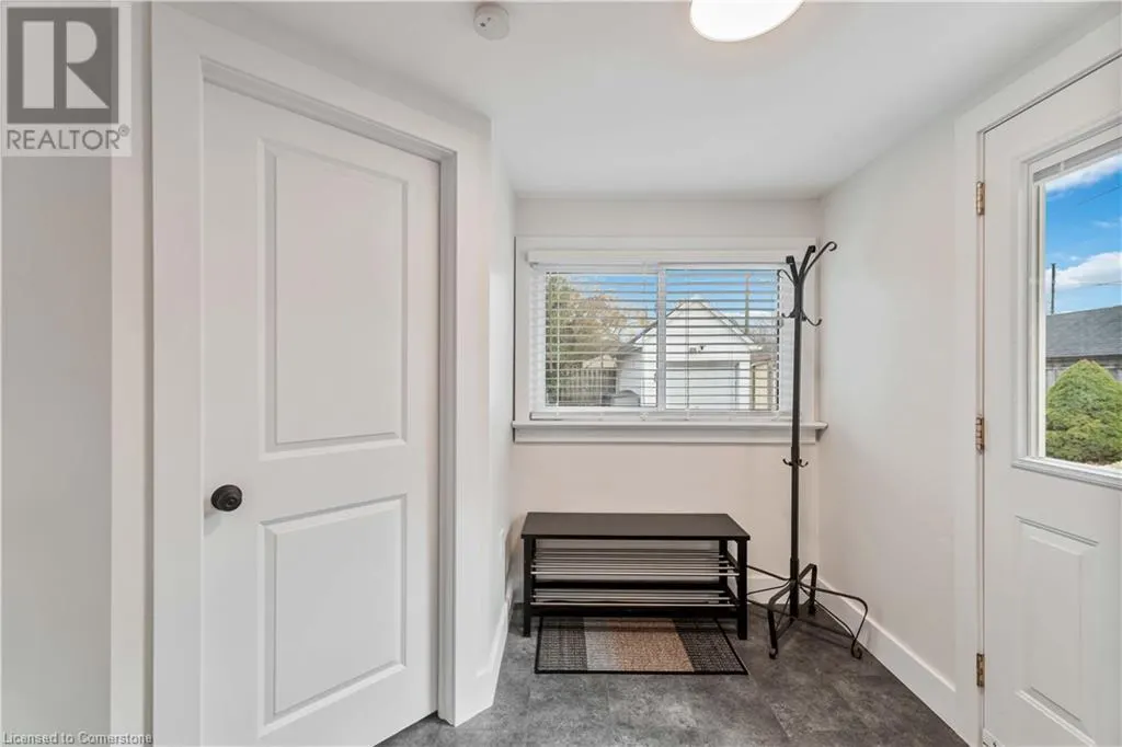 433 DAVIS Street