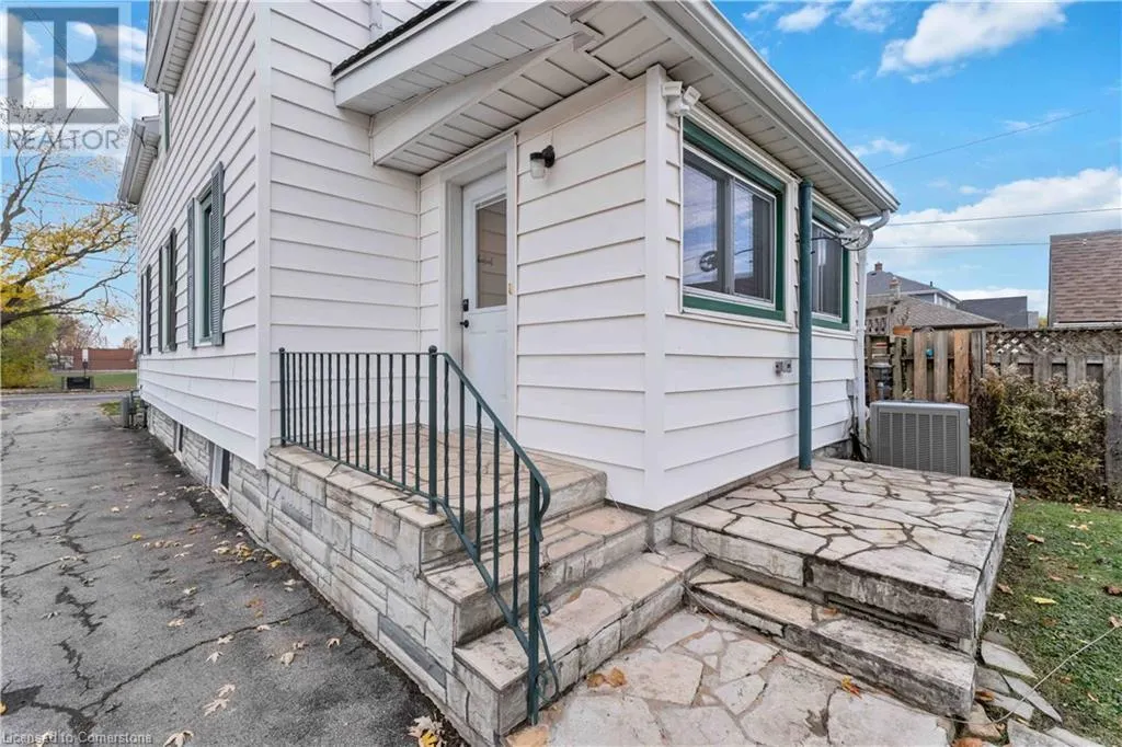 433 DAVIS Street