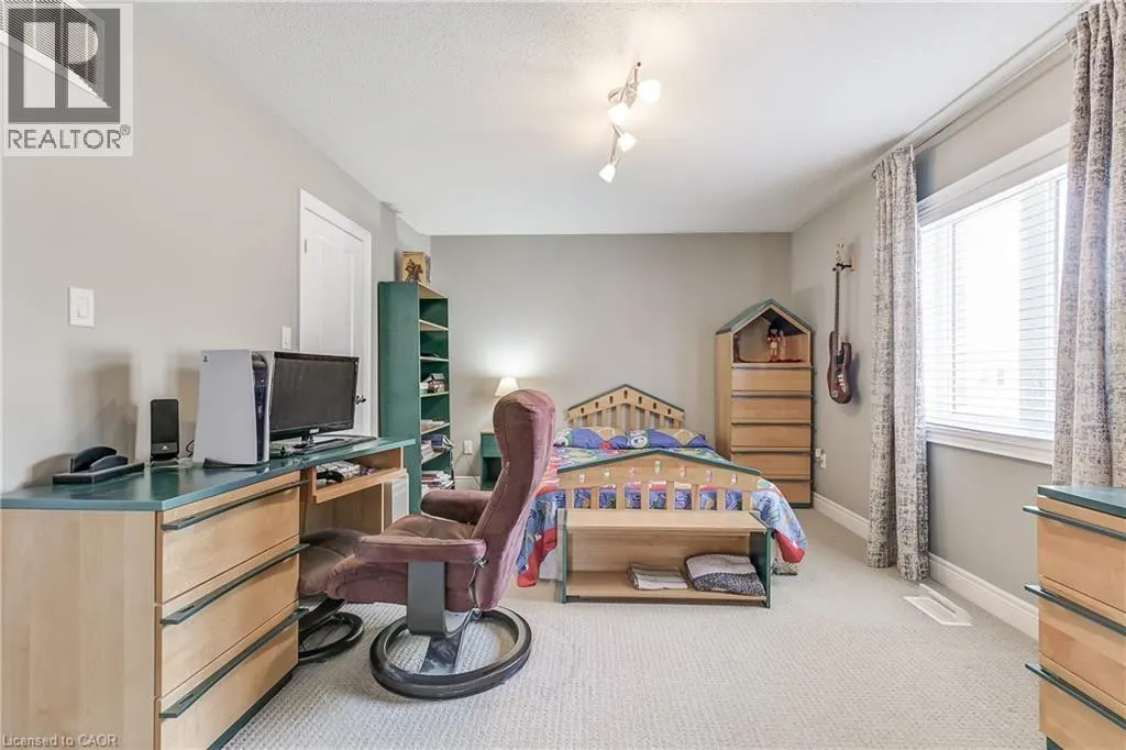 18 FLANDERS Road