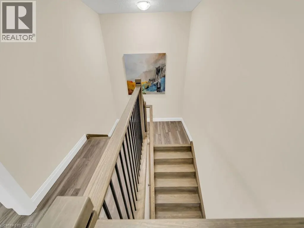 256 W KING Street