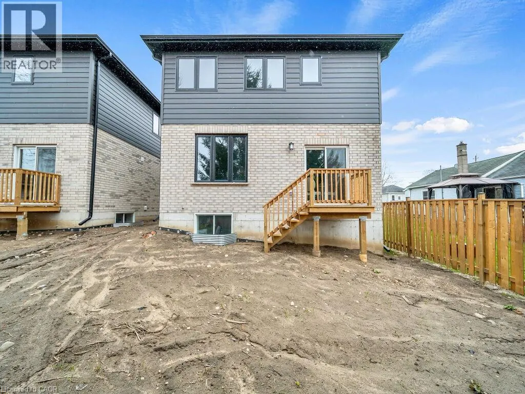 256 W KING Street
