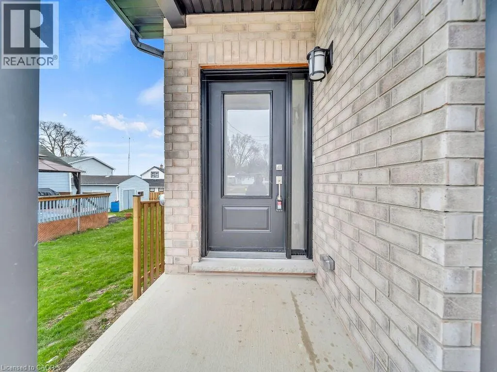 256 W KING Street