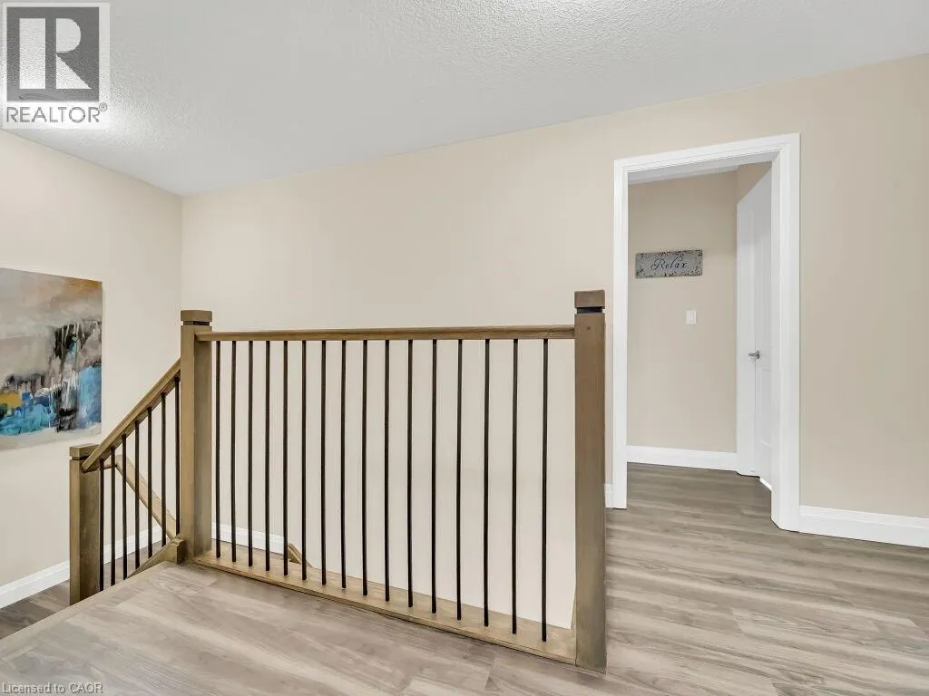 256 W KING Street