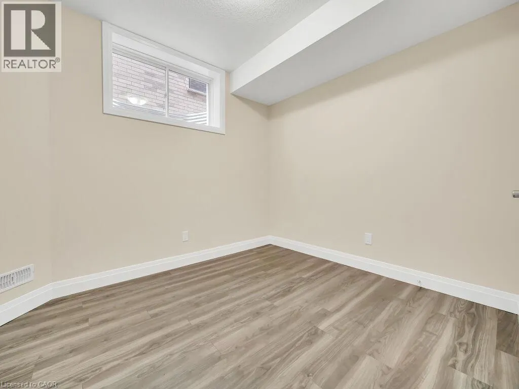 256 W KING Street
