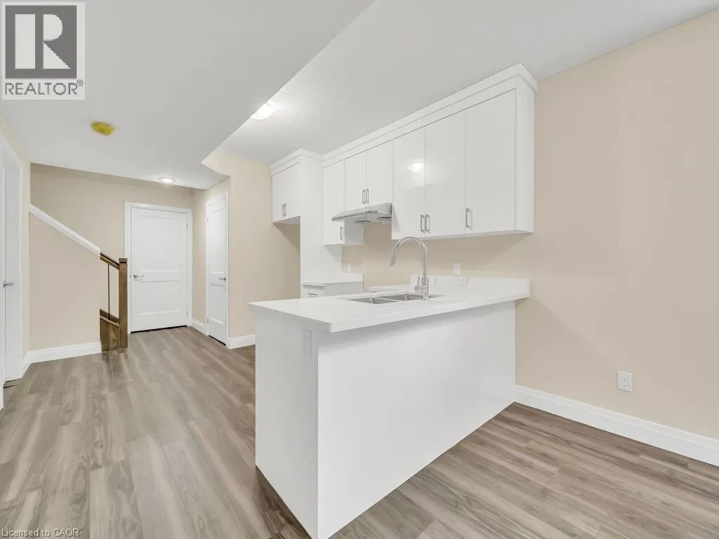 256 W KING Street