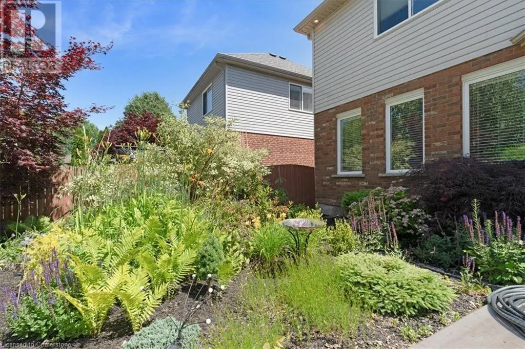 17 MICHAELA Crescent