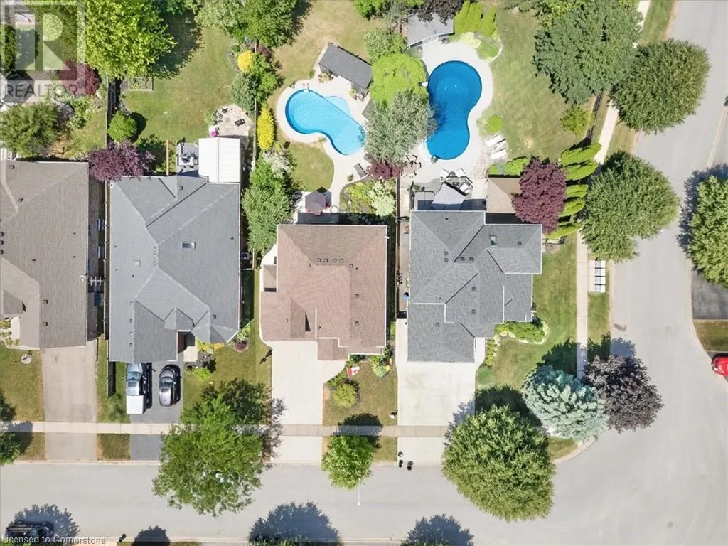 17 MICHAELA Crescent