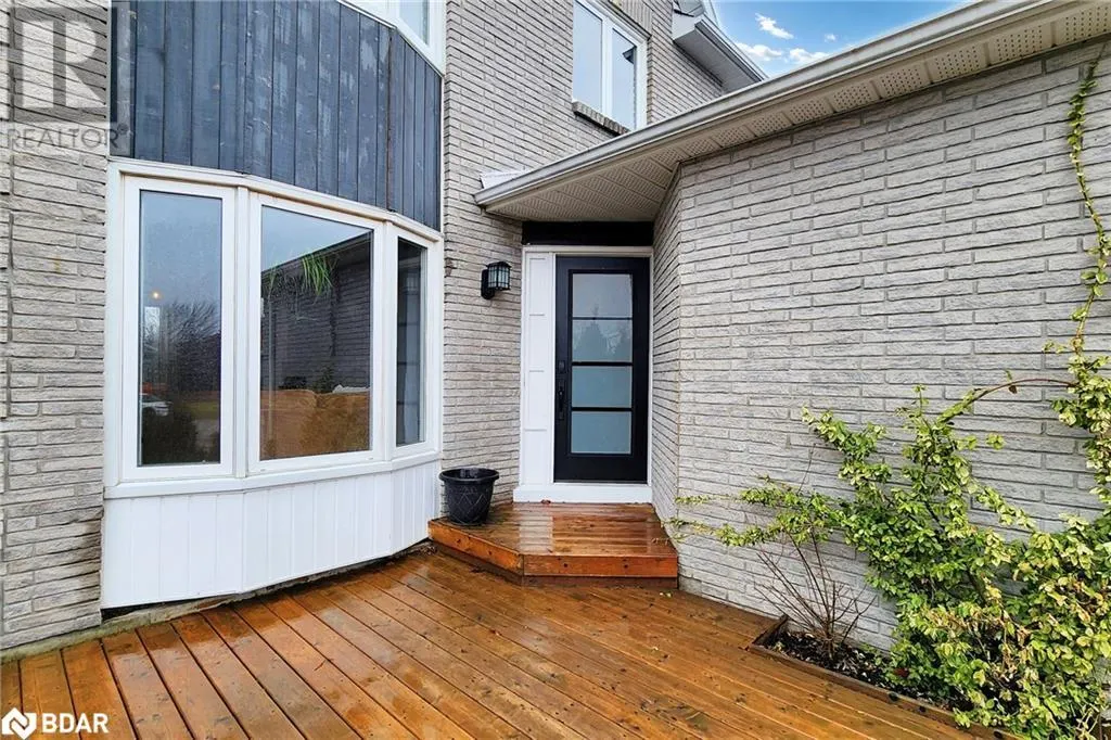 40 SHAKESPEARE Crescent