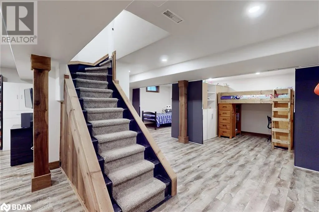 40 SHAKESPEARE Crescent
