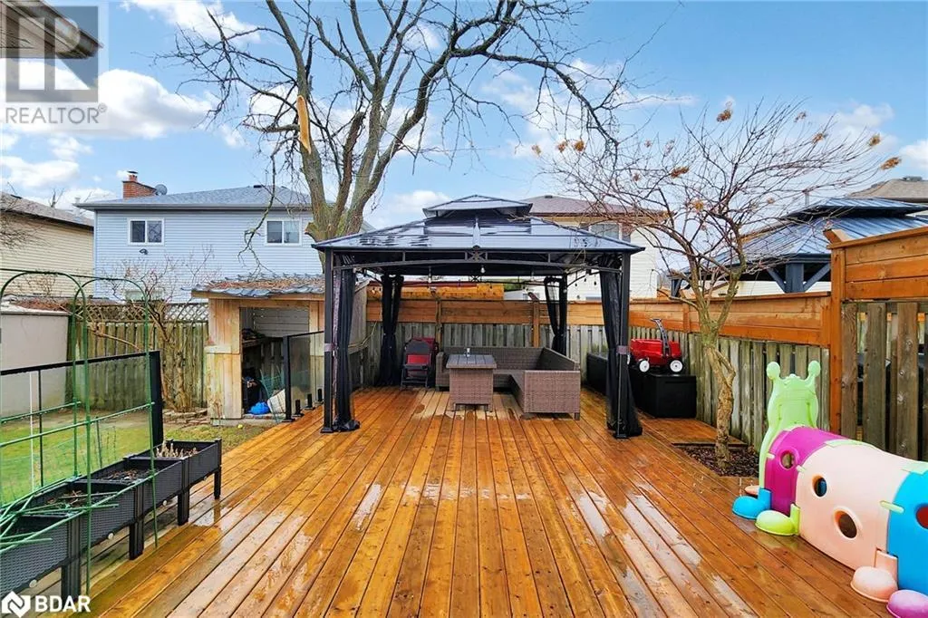 40 SHAKESPEARE Crescent