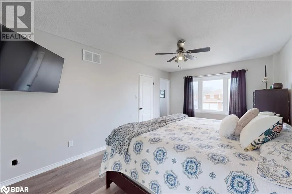 40 SHAKESPEARE Crescent