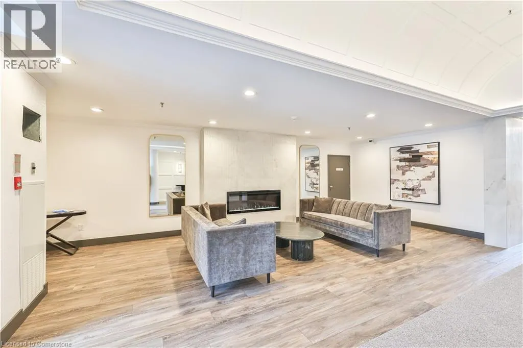 185 ROBINSON Street Unit# 404, #404