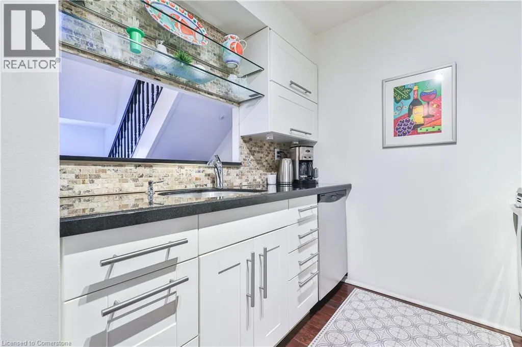 185 ROBINSON Street Unit# 404, #404