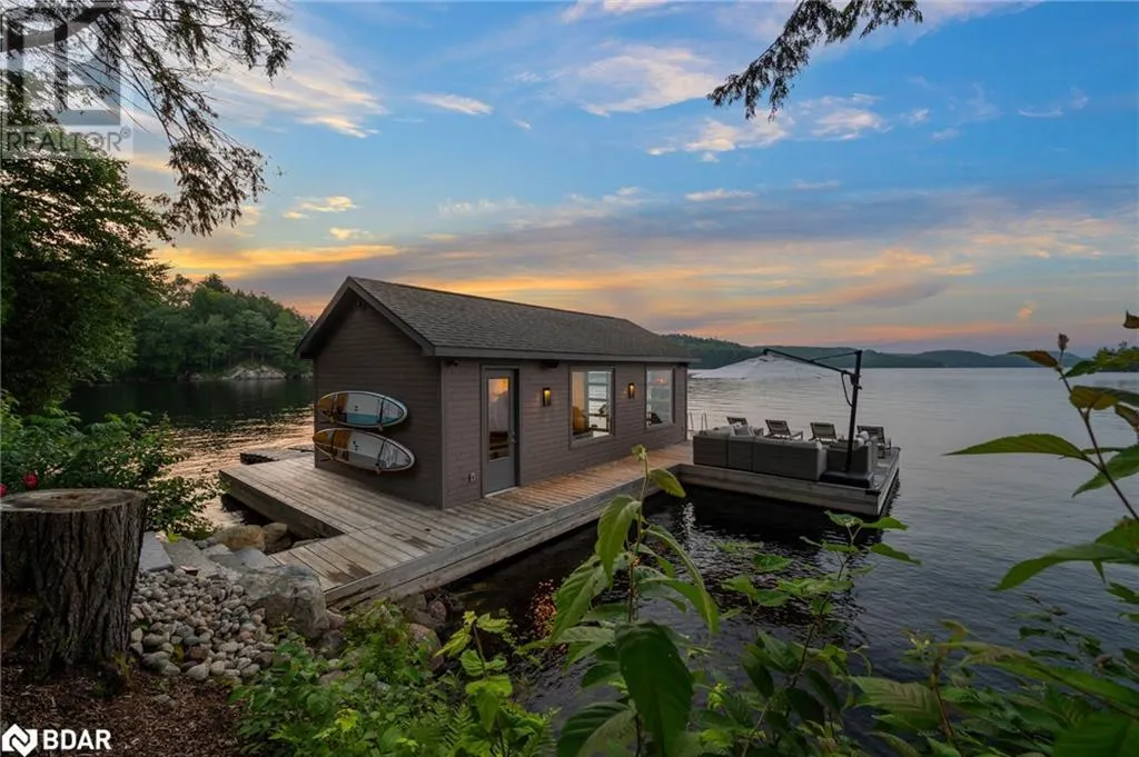 124 CLAREN CRESCENT Crescent