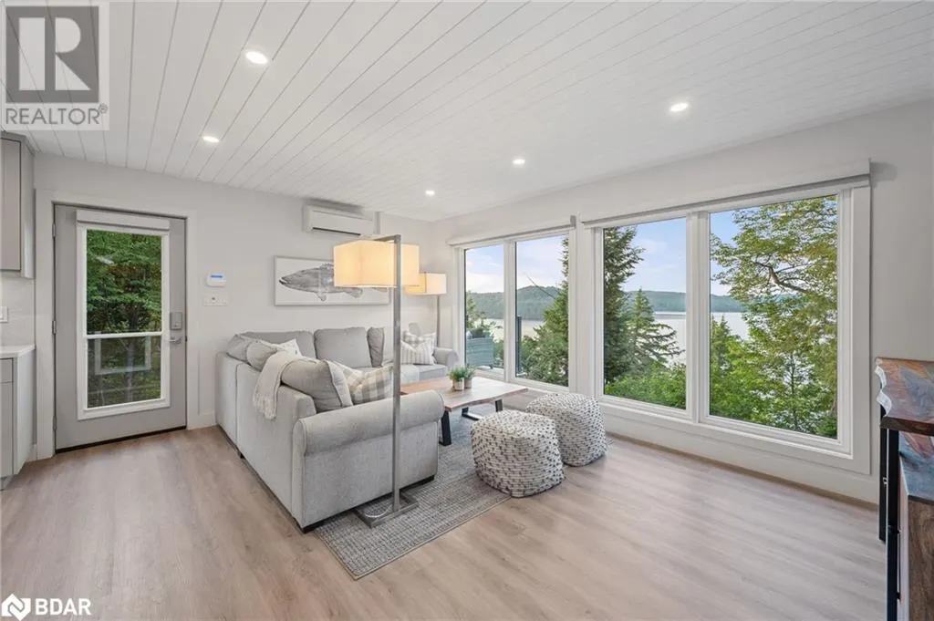 124 CLAREN CRESCENT Crescent