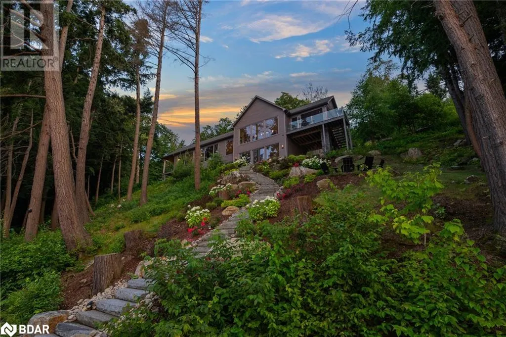 124 CLAREN CRESCENT Crescent