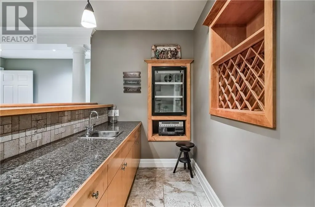 6431 ROCKCLIFFE Estate