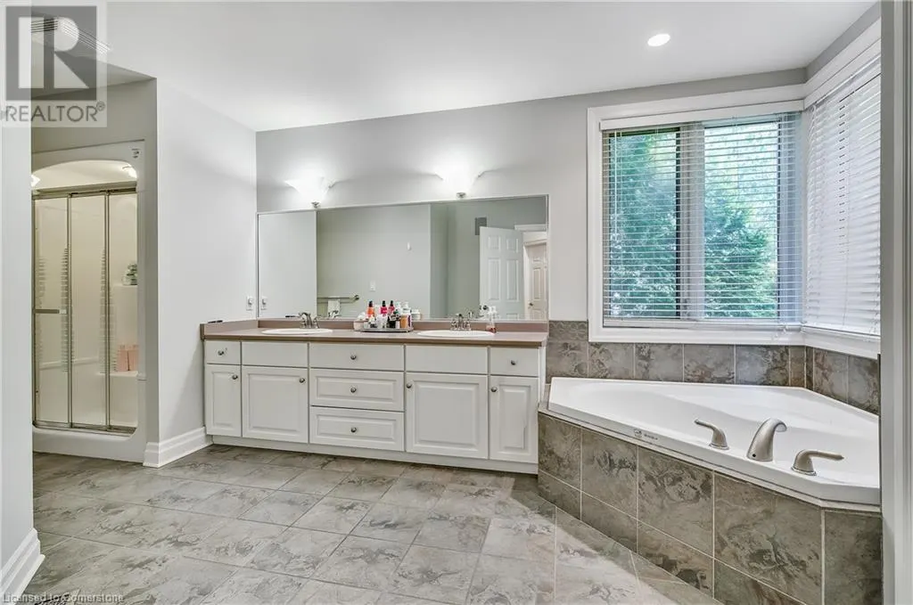 6431 ROCKCLIFFE Estate